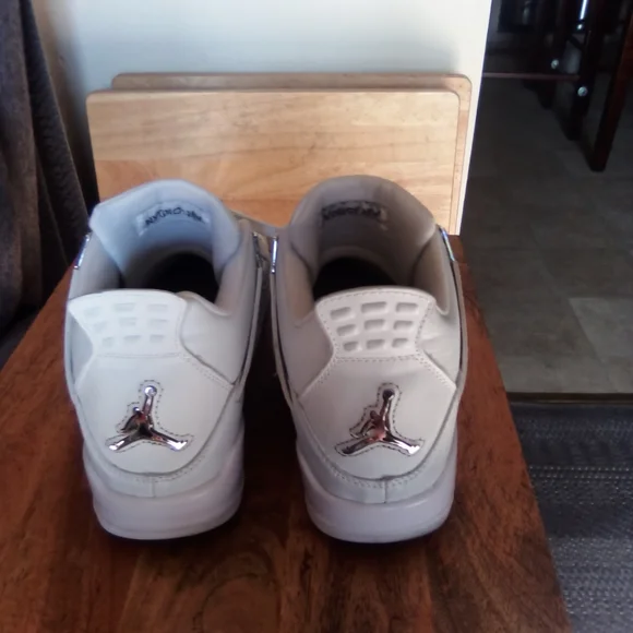 Air Jordan Retro 4 Platinum Pure Money - Picture 3 of 5